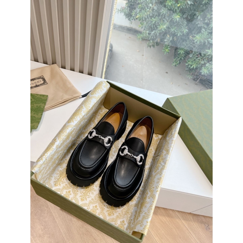 G*u*i leather shoes
